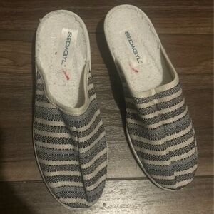 Women’s Blue and White Striped Slip-On Mules